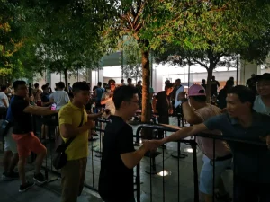 Huawei gifting free power banks to Apple