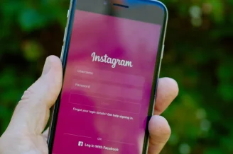 Instagram is stealing users' location