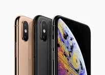 iPhone XS Golden and Space Grey