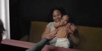 A person using Starline project to call her relative