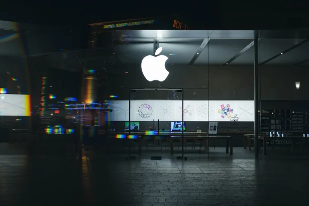 Apple logo bright hanging on an Apple store